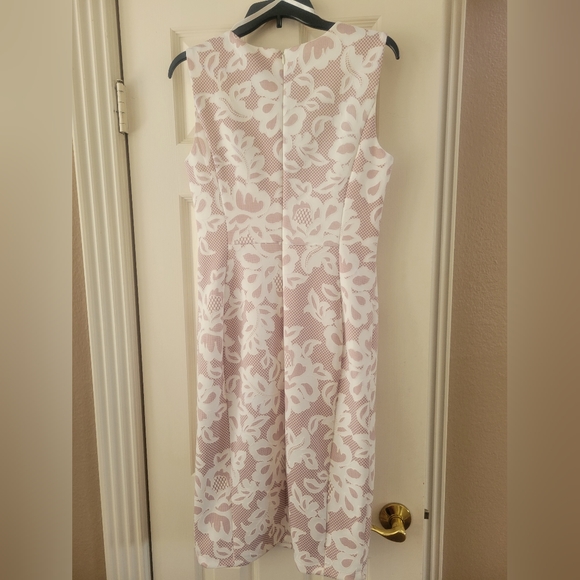 Kate and Lily, Keyhole Neck,Lace Textered, Fitted Dress, sz 10 - Picture 4 of 9